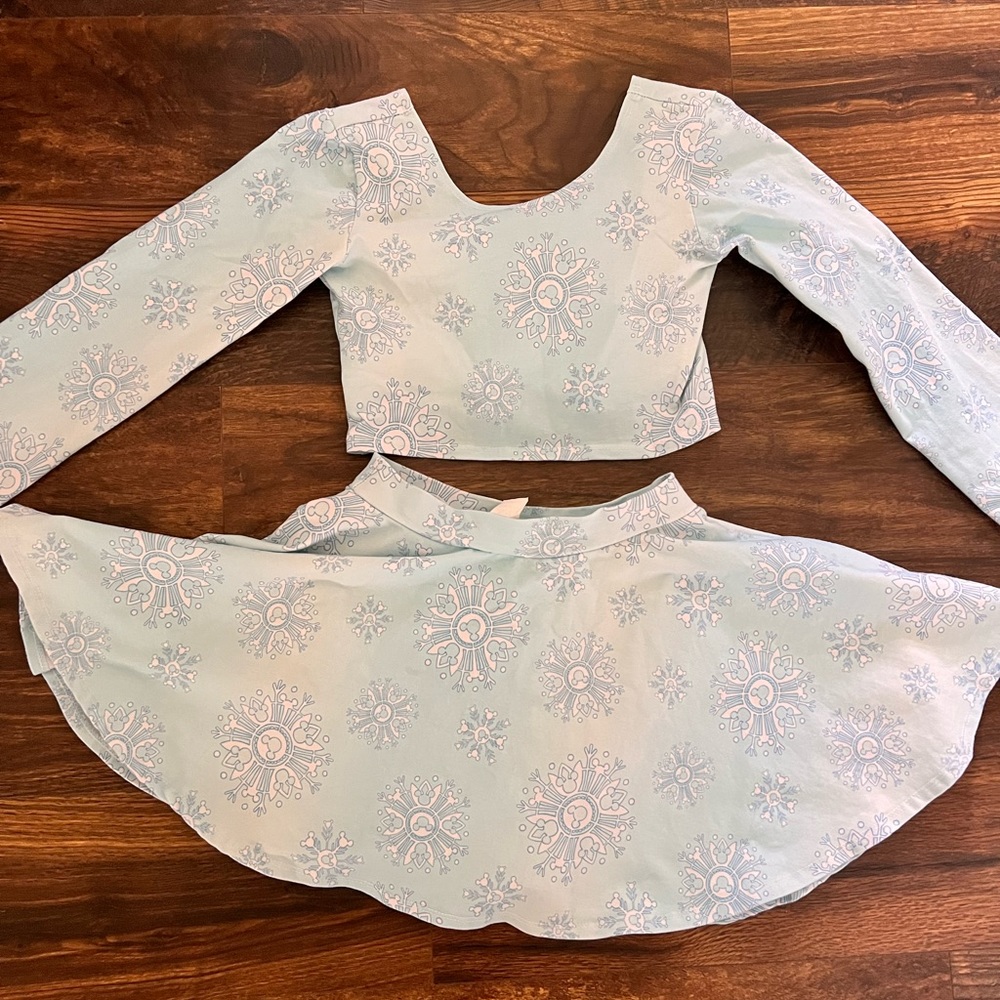 Spoiled and Flashy two piece crop top and skort  Disney Frozen set. 13-14
